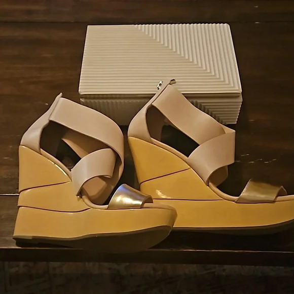 Diane Von furstenberg Opal Wedge in RoseGold/Pumice. Size 9.5 - Picture 16 of 16